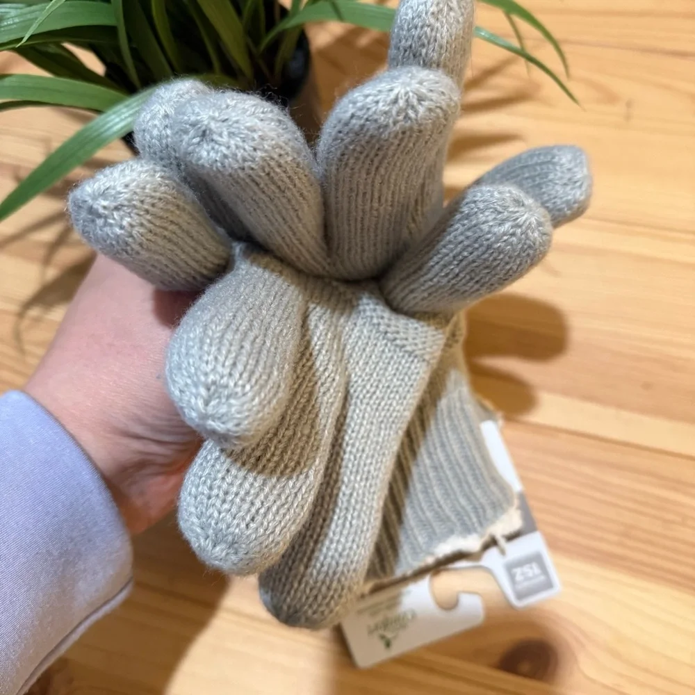 Isotoner Eco Comfort Women's Gray Gloves
